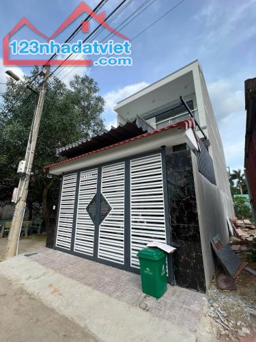 Bán Căn Nhà Lầu 90m2 Sổ Riêng Gần Khu Du Lịch Bửu Long