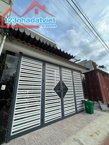 Bán Căn Nhà Lầu 90m2 Sổ Riêng Gần Khu Du Lịch Bửu Long - 1