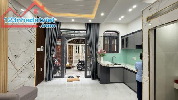 NHÀ ĐƯỜNG BÙI QUANG LÀ - GÒ VẤP - GIÁP TÂN BÌNH 2 TẦNG - 2PN - NHÀ MỚI - CHỈ 3,3 TỶ - 2
