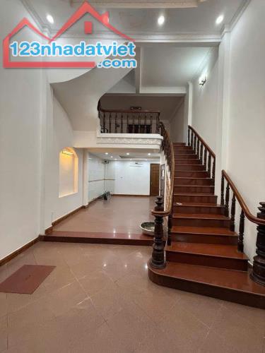 Bán Nhà Phố Vương Thừa Vũ 48m x 5 Tầng - Phân Lô - Cách Phố 10m - Giá 15,2 Tỷ
