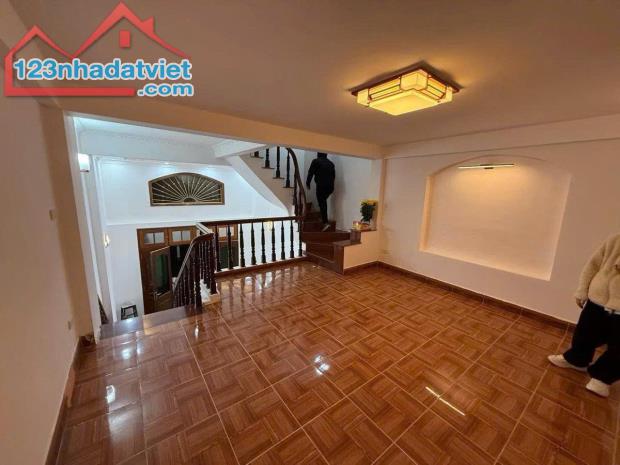 Bán Nhà Phố Vương Thừa Vũ 48m x 5 Tầng - Phân Lô - Cách Phố 10m - Giá 15,2 Tỷ - 2