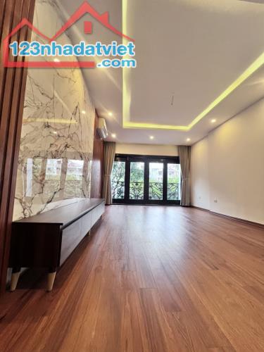 Bán nhà phân lô Giang Biên, 60m2, 4 tầng, 16.15 tỉ - 2