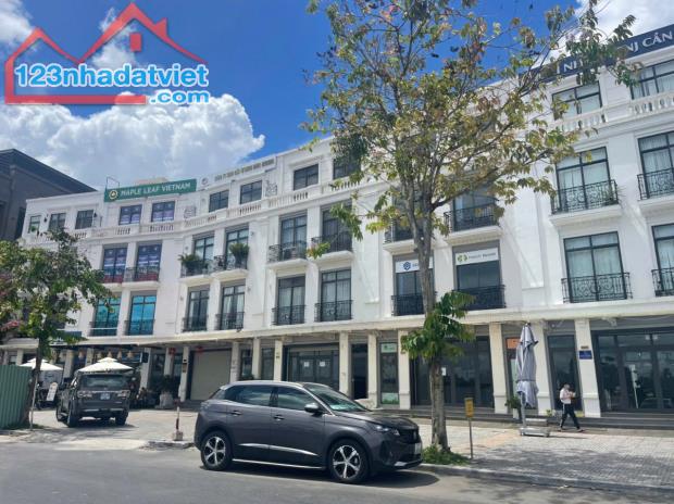 CHO THUÊ TẦNG TRỆT SHOPHOUSE VINCOM XUÂN KHÁNH - HƯỚNG ĐÔNG NAM MẶT SÔNG
