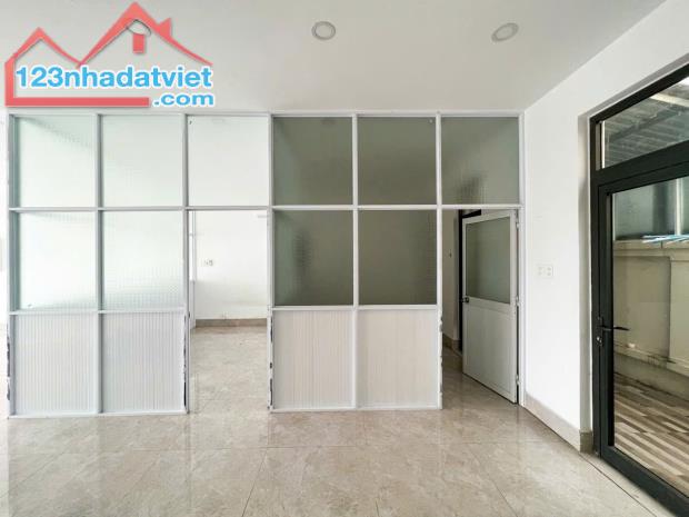 CHO THUÊ TẦNG TRỆT SHOPHOUSE VINCOM XUÂN KHÁNH - HƯỚNG ĐÔNG NAM MẶT SÔNG - 2