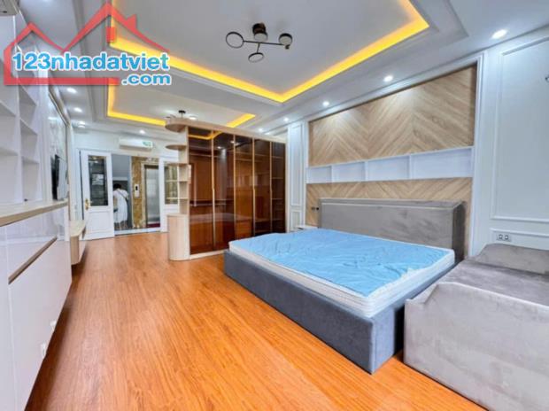 Nhà 6 tầng Hoàng Quốc Việt, ô tô tránh nhau, 50m2, 25,8 tỷ - 1