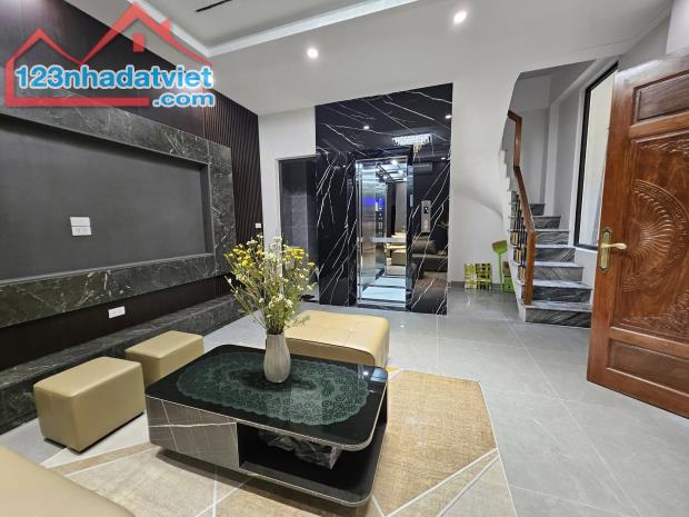 THANG MÁY, NGÕ THOÁNG RỘNG , BA GÁC ĐỖ CỬA , KHƯƠNG ĐÌNH THANH XUÂN , 38M2 6TẦNG MT4.5M . - 1