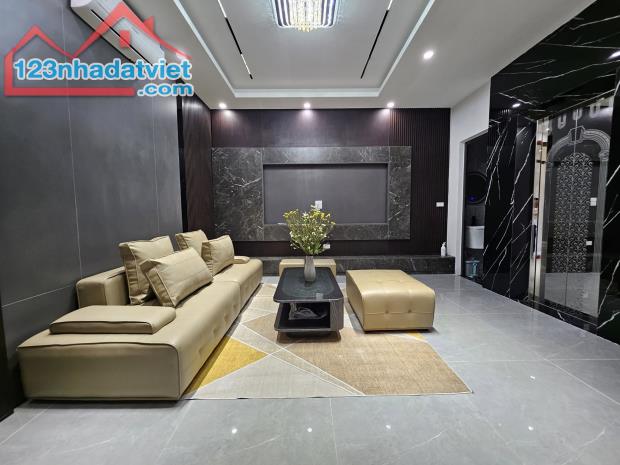 THANG MÁY, NGÕ THOÁNG RỘNG , BA GÁC ĐỖ CỬA , KHƯƠNG ĐÌNH THANH XUÂN , 38M2 6TẦNG MT4.5M . - 2
