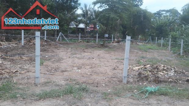 Chính Chủ Cần Bán Gấp Nền Biệt Thự Gồm 3 Lô Đất Liền Kề Có Vị Trí Đẹp Tại Phường Mỹ Trà -