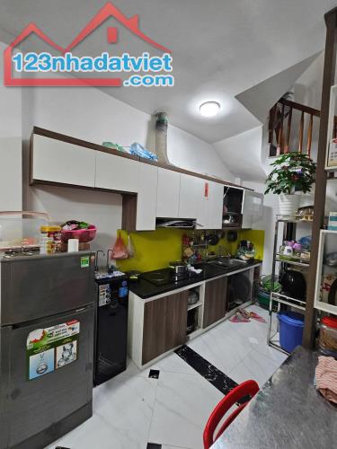 Bán nhà An Dương Vương dt 30m 6 tầng giá nhỉnh 6 tỷ Tây Hồ