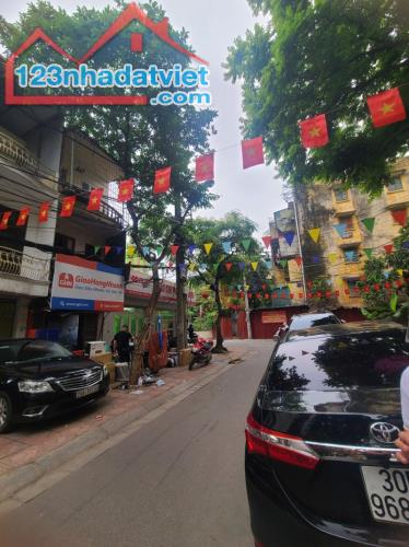 Bán Nhà P.Lô Huỳnh Thúc Kháng - Đống Đa - Vỉa Hè, ÔTô, K.Doanh- 65m²- Chỉ 22.5 Tỷ - 1
