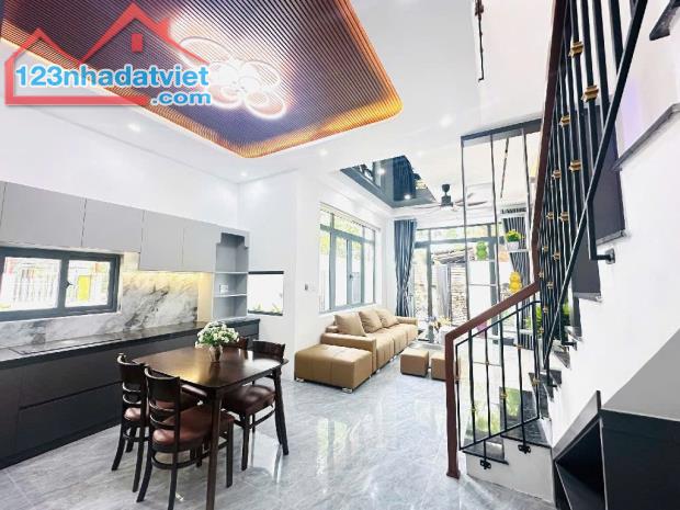 Cần bán nhà lô góc siêu thoáng 100m2- Full nội thất- Dọn vào ở ngay- chỉ 3,x tỷ - 1
