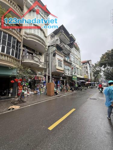 BÁN NHÀ ĐẶNG TRẦN CÔN-ĐỐNG ĐA-45M-5T-18.6TY. LH: 0982769586