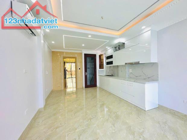 NGÕ 68 CẦU GIẤY , THANG MÁY DT 38m2 6 tầng mặt tiền 4m Giá 12.2 tỷ - 1