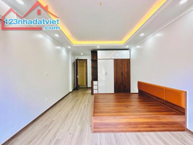 NGÕ 68 CẦU GIẤY , THANG MÁY DT 38m2 6 tầng mặt tiền 4m Giá 12.2 tỷ - 3