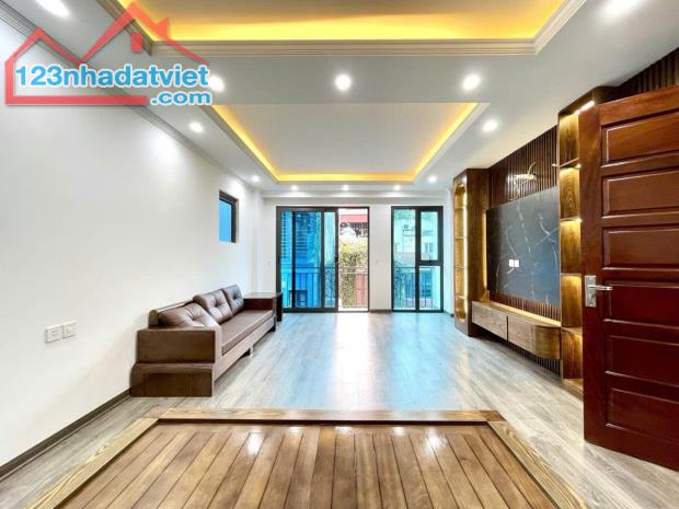 PL TÔ VĨNH DIỆN - Ô TÔ TRÁNH - THANG MÁY DT 43m2 6 tầng MT 6.4m Giá 19.8 tỷ