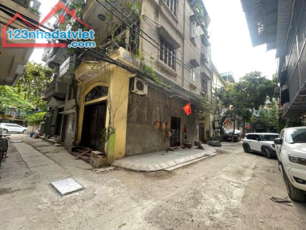 BÁN NHÀ LÔ GÓC 3 THOÁNG 15 TỶ 47m 4 TẦNG MT 10m VỈA HÈ Ô TÔ TRÁNH HOÀNG SÂM CẦU GIẤY