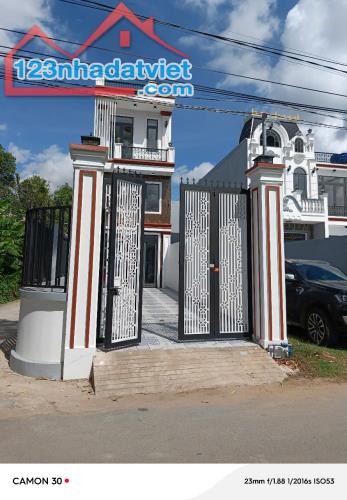 Mua là ở ngay, nhà ờ vị trí đẹp, giá tốt