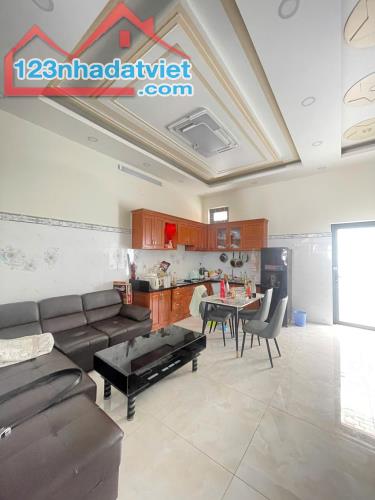 CHỈ 9.9 TỶ - NHÀ 3 TẦNG HẺM XE HƠI PHAN VĂN HỚN Q12 THU 16TR/THÁNG - 1