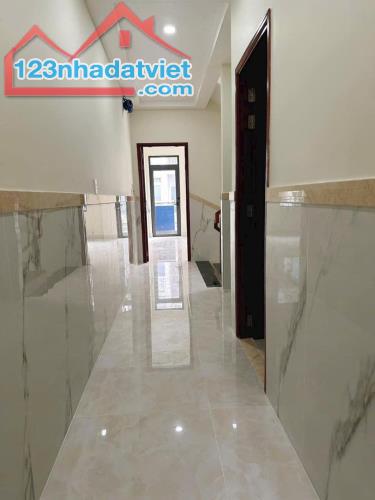CHỈ 9.9 TỶ - NHÀ 3 TẦNG HẺM XE HƠI PHAN VĂN HỚN Q12 THU 16TR/THÁNG - 3
