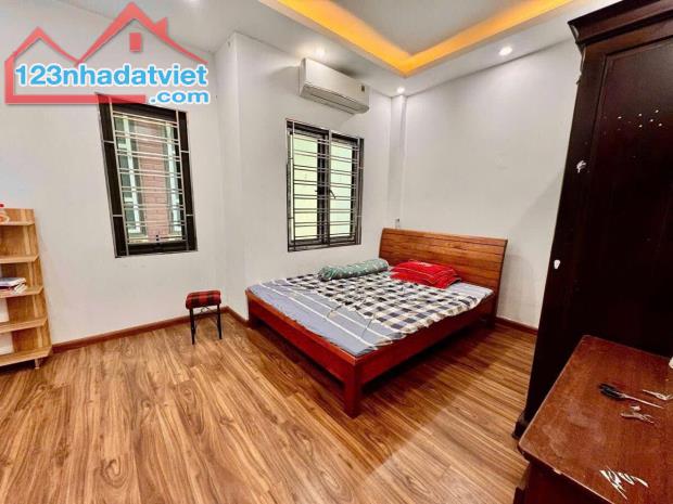 Duy nhất 1 nhà đường Láng Đống Đa lô góc ngõ ba gác thoáng sáng 5T 40m MT 4.5m đủ nội thất - 1