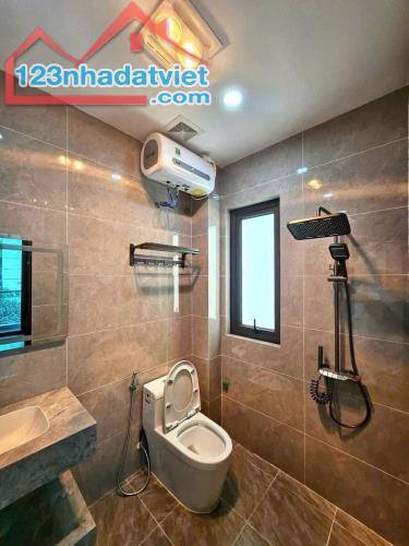 SIÊU HIẾM NHÀ NGỌC THUỴ, ĐƯỜNG 3M , Ô TÔ ĐỖ CỬA , 45M, 4MT , 4 TẦNG - FULL NT- 7,X TỶ. - 3