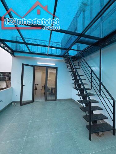 SIÊU HIẾM NHÀ NGỌC THUỴ, ĐƯỜNG 3M , Ô TÔ ĐỖ CỬA , 45M, 4MT , 4 TẦNG - FULL NT- 7,X TỶ. - 5