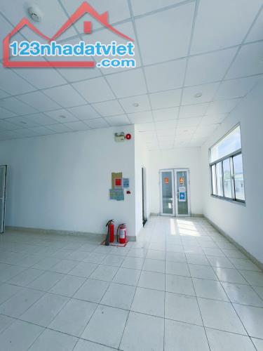Cho thuê nhà xưởng khuôn viên riêng biệt hơn 1ha, KCN Nhơn Trạch, giá 920tr/tháng. - 4