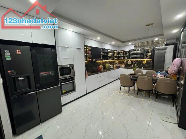 LIỀN KỀ YÊN NGHĨA PHÂN LÔ VỈA HÈ GẦN GA TẦU ĐIỆN NHỈNH 11TỶ - 1