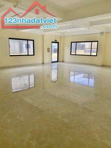 Cho thuê kho kết hợp văn phòng Sài Đồng, 200m, 3 tầng, container đỗ cửa, xuất VAT, 128k/m - 3