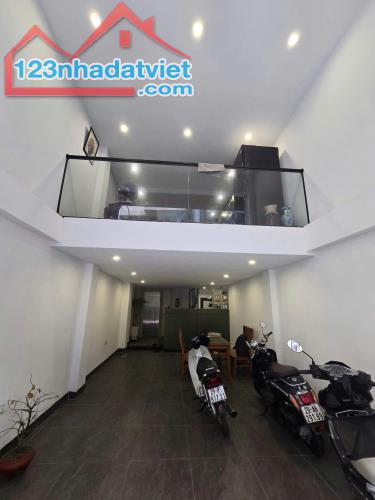 Siêu phẩm Láng Hạ khách xem mê ngay ô tô vào nhà 3 bước ra phố thang máy 7T 50m2 thông sàn - 2