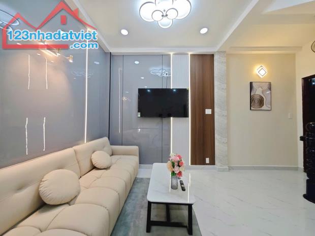 BÁN NHÀ RIÊNG MẶT TIỀN HUỲNH THỊ HAI - 58M2 - 5 TẦNG - 7PN - 7,9 ĐỒNG - QUẬN 12 - 5