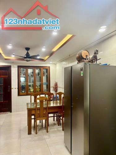 Bán nhà 3 tầng đường (5.5m) lề 2m Nguyễn Đức Trung, Thanh Khê, DT 91m2. Giá tỷ 950 tl