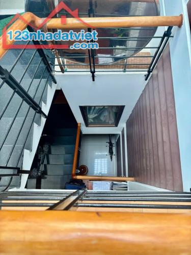 Bán nhà 3 tầng đường (5.5m) lề 2m Nguyễn Đức Trung, Thanh Khê, DT 91m2. Giá tỷ 950 tl - 3