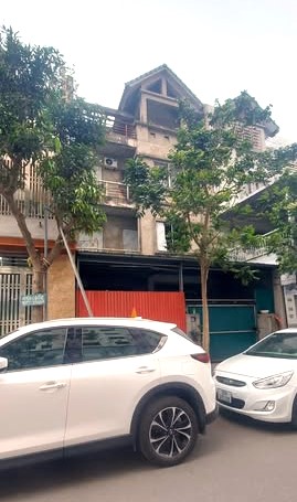 BÁN LIỀN KỀ 82M² THẠCH BÀN – LONG BIÊN – SÁT AEON – 5PH PHỐ CỔ, GIÁ CHỈ 17.5 TỶ.