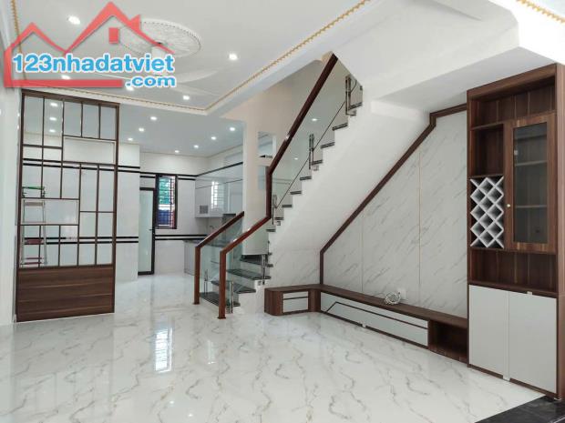 🏡🏡 Siêu Phẩm 3 tầng xây độc lập tại trung tâm Trần thành Ngọ Kiến An Hp - 2