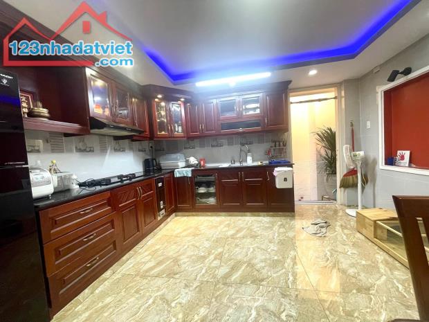 Căn nhà 377/x CMT8 - Quận 10 - 42m2 - Giá 5.65 tỷ - 1