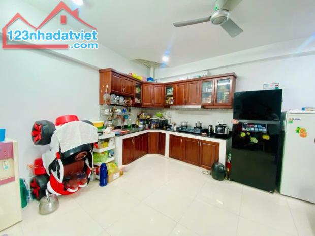 BÁN GẤP NHÀ VIP GẦN CHỢ PHẠM VĂN HAI –60M²  NỞ HẬU – 4 TẦNG  CHỈ NHỈNH 9 TỶ  TÂN BÌNH  CƠ - 2