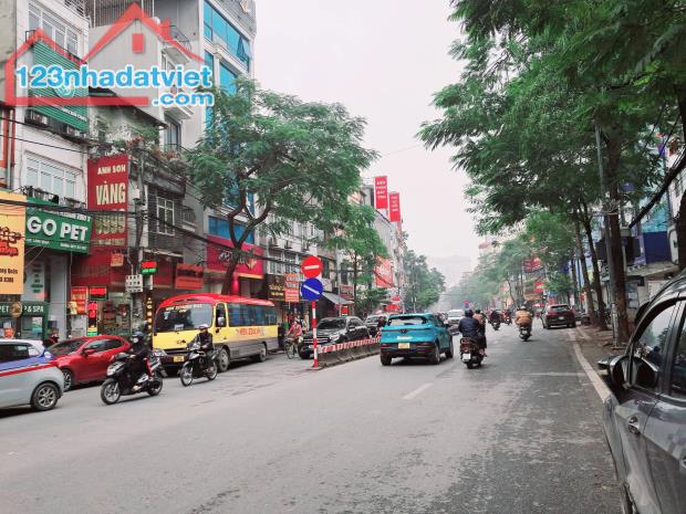 Cần bán nhà 6T MP Lạc Long Quân, Tây Hồ, 70m2, Kinh doanh- Vỉa hè 3m, 41 tỷ