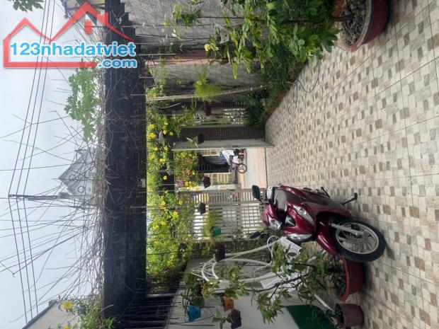 Bán gấp nhà đẹp ở ngay mặt tiền kinh doanh Mai Hắc Đế, xe hơi ngủ nhà, 150m2, SHR, HCĐ