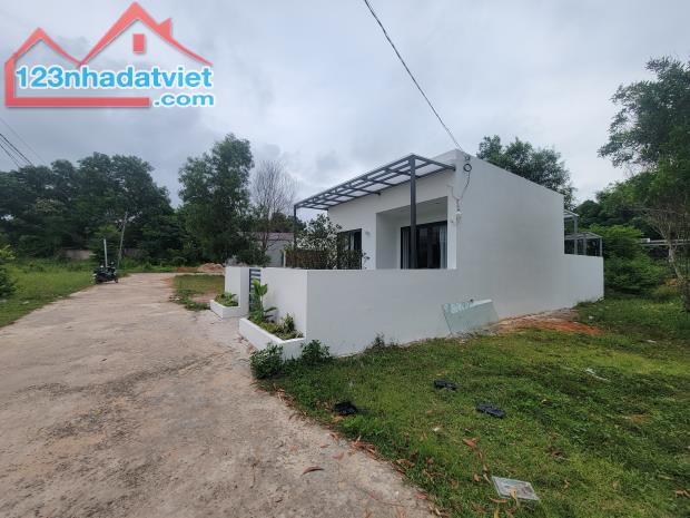 Bán nền đất 165m lô góc sổ đẹp giá  50 triệu sát đường Cửa Cạn Đi Dương Đông Phú Quốc gần