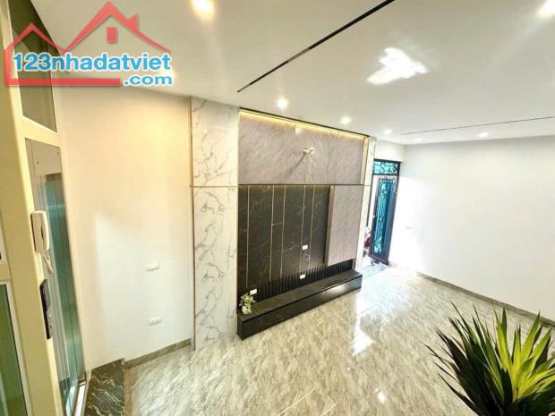 NHÀ ĐẸP-THỤY KHUÊ- TÂY HỒ QUẬN- 6 TẦNG THANG MÁY-2 THOÁNG-KD -33m- GIÁ 7.7Tỷ