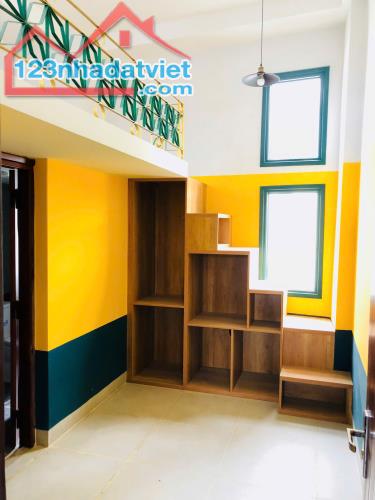 Bán hotel 7 tầng hẻm Paster , Xương Huân , Nha Trang .
dt 82m2, Giá bán 20 tỷ - lh; - 1
