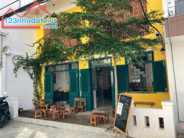 Bán hotel 7 tầng hẻm Paster , Xương Huân , Nha Trang .
dt 82m2, Giá bán 20 tỷ - lh; - 2