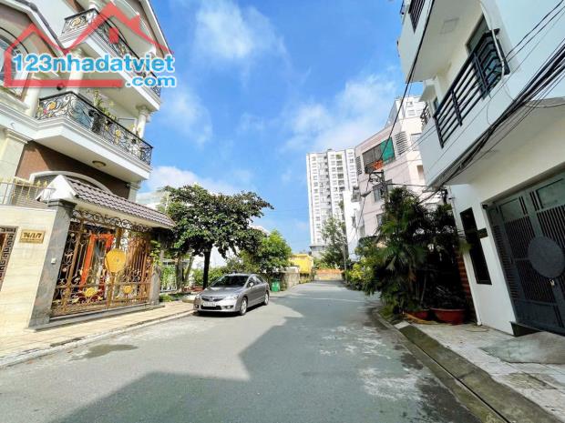 Hẻm 8m thông Nguyễn Quý Anh ,P.Tân Sơn Nhì - DT : 8x11.5m , 1 lầu đúc - Giá : 12 tỷ TL - 2