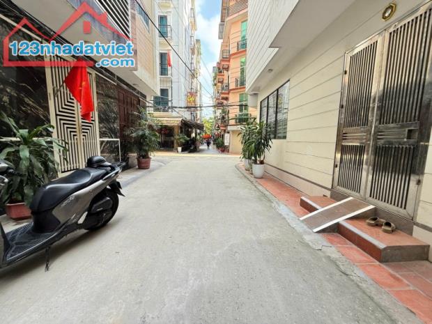 Nhà Phạm Thận Duật, Cầu Giấy. 55mx5; MT 4m; Giá 17.8 tỷ  SIÊU PHẨM - PHÂN LÔ - Ô TÔ TRÁNH - 3