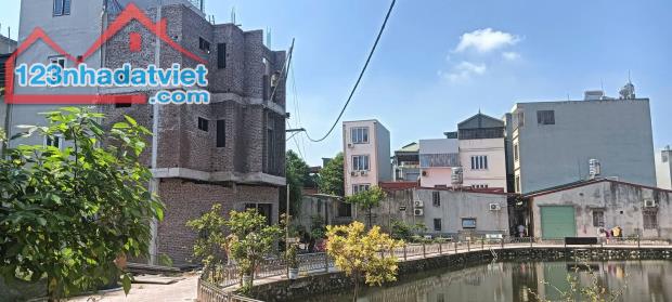 💥TRUNG TÂM QUẬN - VIEW HỒ SINH THÁI - NGÕ THÔNG KINH DOANH - Ô TÔ GẦN - LÔ GÓC.🌹 👉