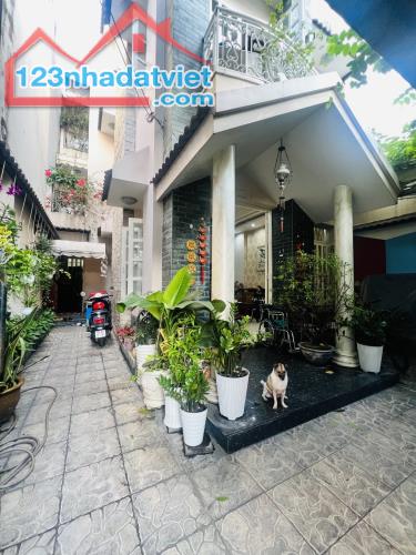 GẤP BÁN CHIA TÀI SẢN  GIẢM CHÀO 6 TỶ --BIỆT THỰ SÁT TÊN LỬA --250M2--3 TẦNG --GIÁ 20.5 TỶ