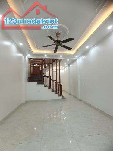 BÁN NHÀ ĐẸP 1.89 TỶ 3 TẦNG 56M2  KHU ĐÔNG MẠC PHÙ NGHĨA