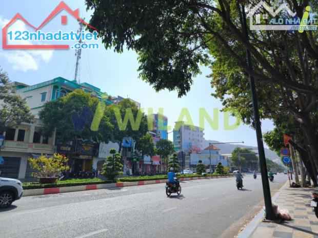 Bán Nhà Mặt Tiền Lê Hồng Phong, Phường 3, Diện tích – 92.5m², 1 trệt 5 lầu Giá 21 Tỷ
