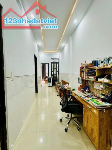 Bán nhà đẹp, sổ riêng gần KDC Tân Phong, đường 6m thông chỉ 2tỷ350 - 4